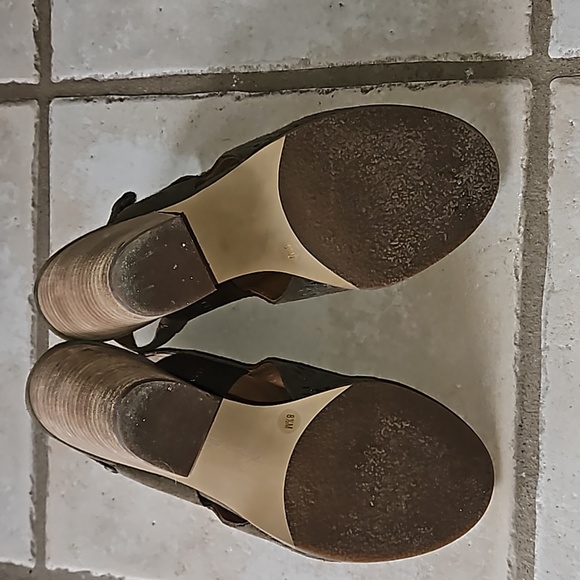 Shoes - Picture 5 of 5